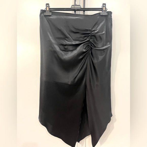 KENSIE Envelope Style Black Rouched Silk Skirt with a Front Thigh Slit - size 10 - Picture 1 of 8